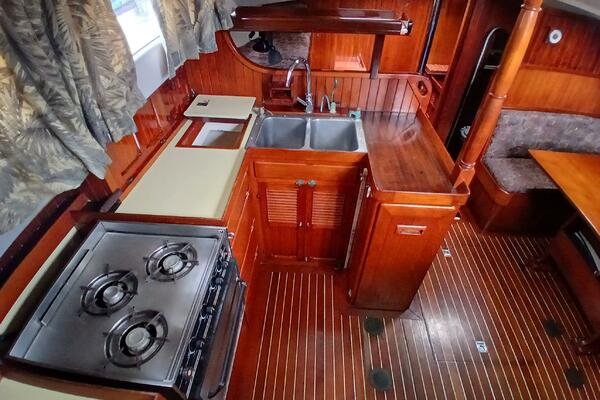 Lady Bella 45ft Hardin Yacht For Sale