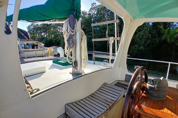 Lady Bella 45ft Hardin Yacht For Sale