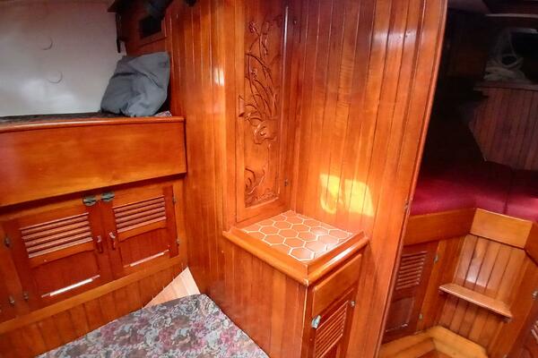 Lady Bella 45ft Hardin Yacht For Sale