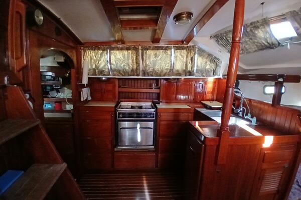 Lady Bella 45ft Hardin Yacht For Sale