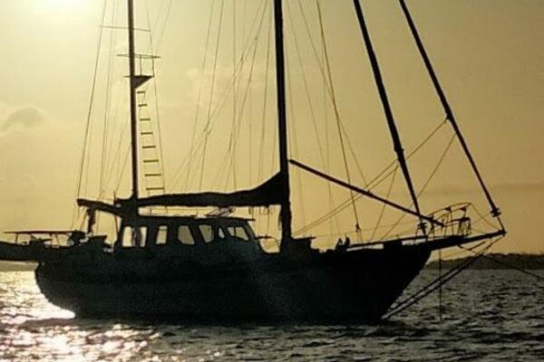 Lady Bella 45ft Hardin Yacht For Sale