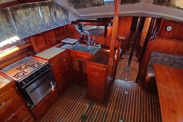Lady Bella 45ft Hardin Yacht For Sale