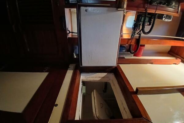 Lady Bella 45ft Hardin Yacht For Sale