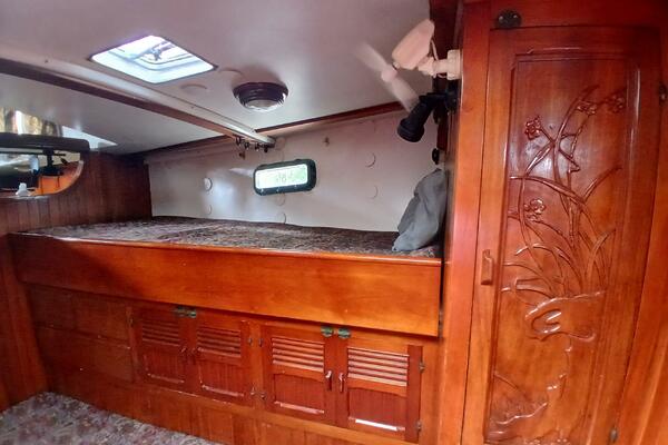 Lady Bella 45ft Hardin Yacht For Sale