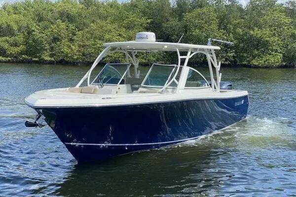 Photo of the 2018 Sailfish 325 DC