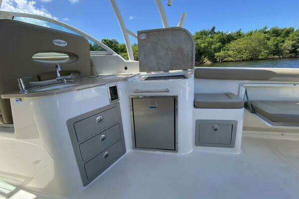 Photo of the 2018 Sailfish 325 DC