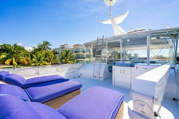 WATER BORN 75ft Hatteras Yacht For Sale