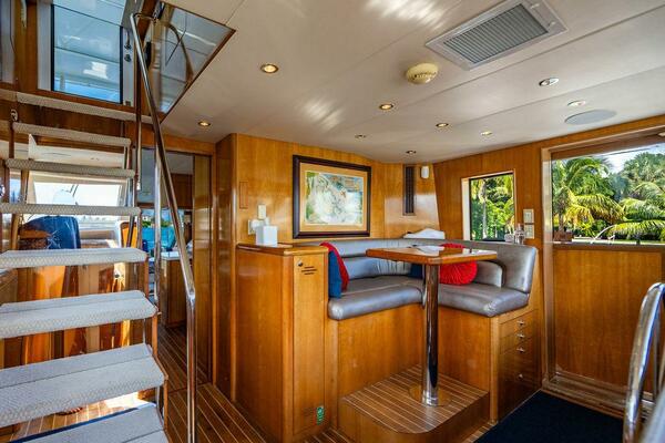 WATER BORN 75ft Hatteras Yacht For Sale