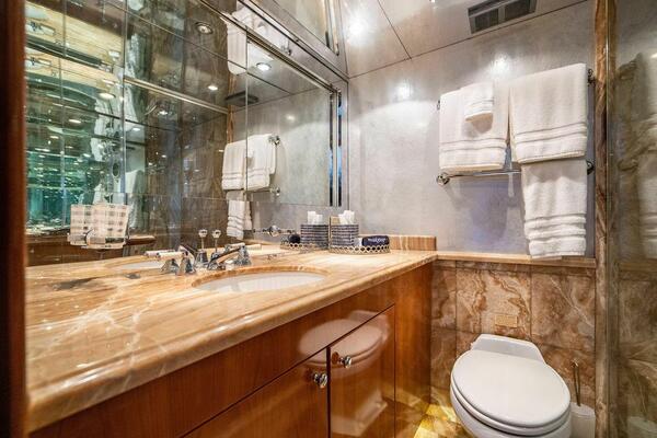 WATER BORN 75ft Hatteras Yacht For Sale