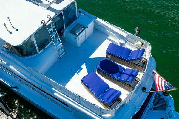 Hatteras Cockpit MY Yacht For Sale