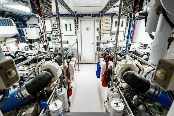 WATER BORN 75ft Hatteras Yacht For Sale