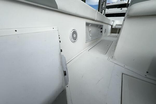 33ft Avanti Yacht For Sale