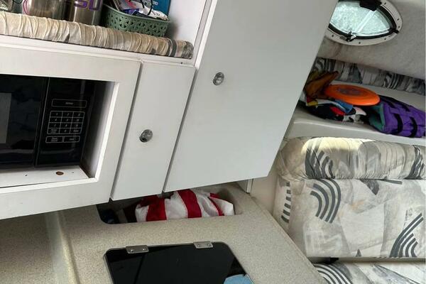 29ft Wellcraft Yacht For Sale