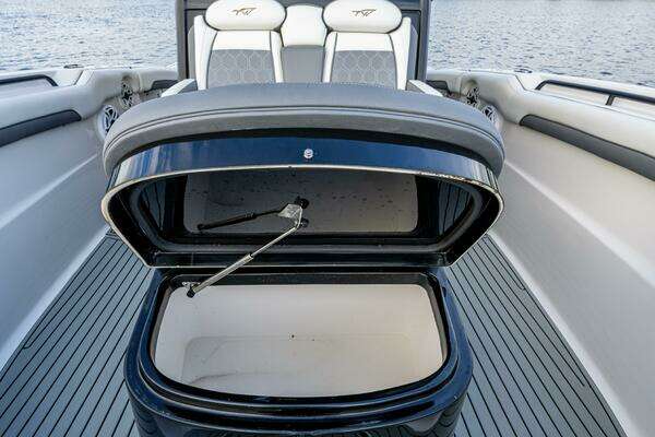 Tidewater 320 CC Yacht For Sale