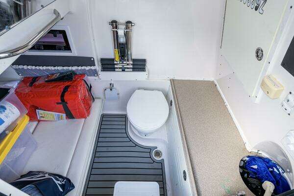 Tidewater 320 CC Yacht For Sale