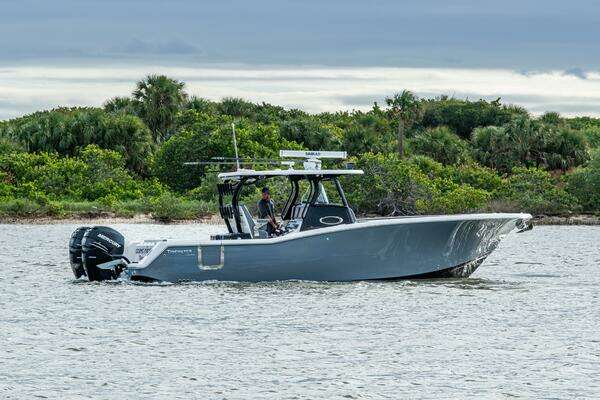 Tidewater 320 CC Yacht For Sale