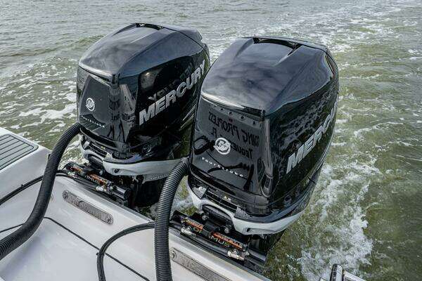 Tidewater 320 CC Yacht For Sale