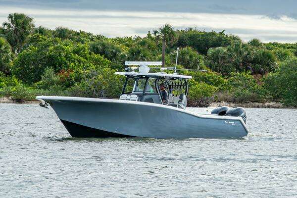 Tidewater 320 CC Yacht For Sale