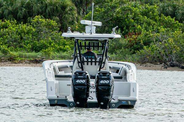 Tidewater 320 CC Yacht For Sale