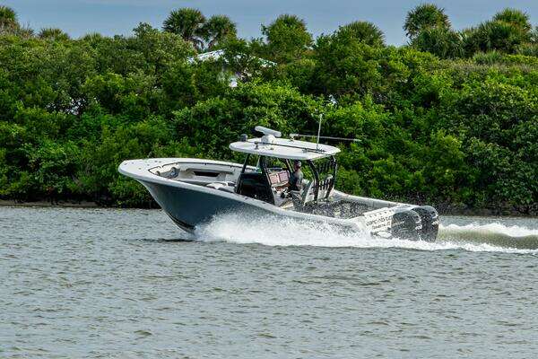 Tidewater 320 CC Yacht For Sale
