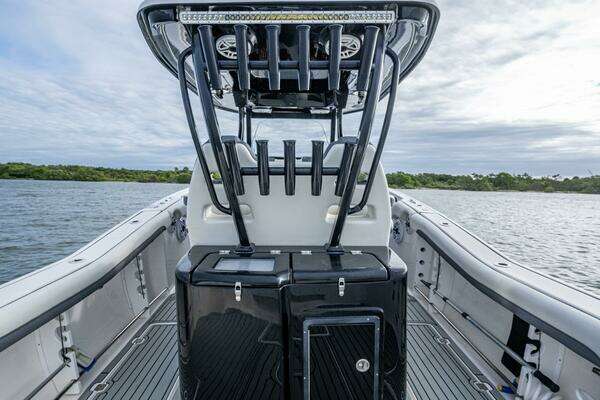 Tidewater 320 CC Yacht For Sale