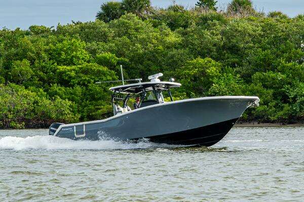 Tidewater 320 CC Yacht For Sale