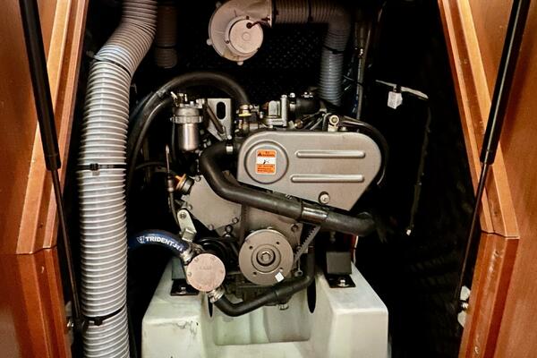 37ft Beneteau Yacht For Sale