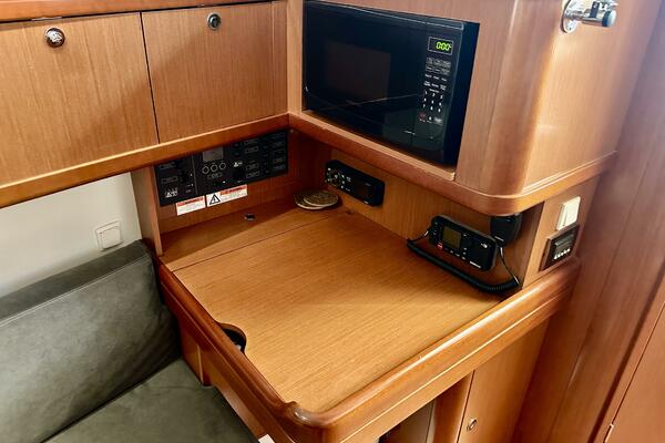 37ft Beneteau Yacht For Sale