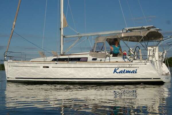 37-ft-Beneteau-2013-Oceanis- St Petersburg Florida United States  yacht for sale