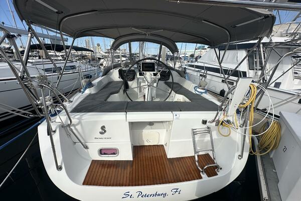 37ft Beneteau Yacht For Sale
