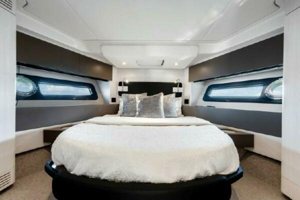 RELENTLESS 50ft Azimut Yacht For Sale