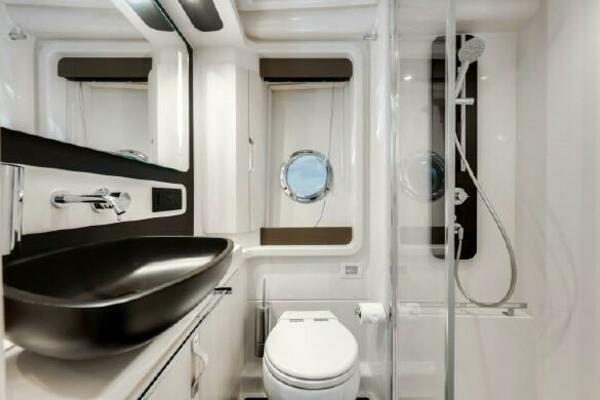 RELENTLESS 50ft Azimut Yacht For Sale