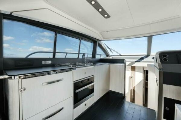 RELENTLESS 50ft Azimut Yacht For Sale
