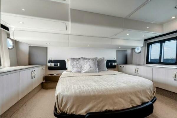 RELENTLESS 50ft Azimut Yacht For Sale