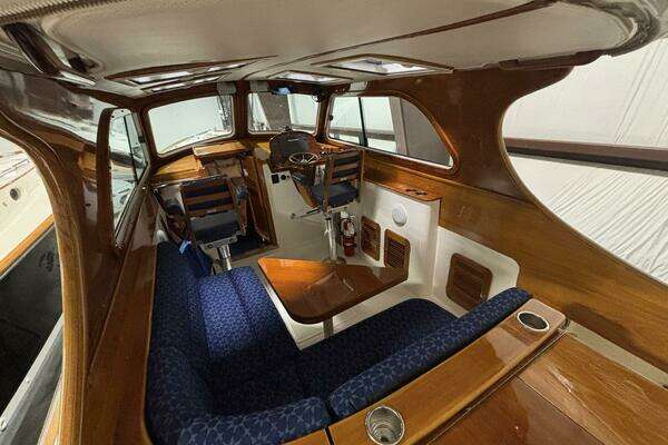 Hinckley 36 Picnic Boat EP Yacht For Sale