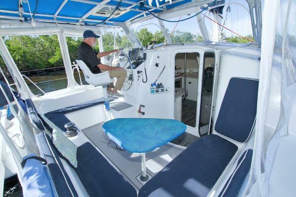 Scout 40ft Manta Yacht For Sale