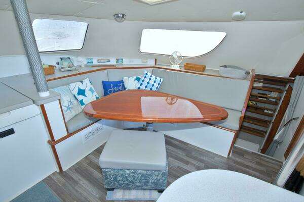 Manta 40 Yacht For Sale