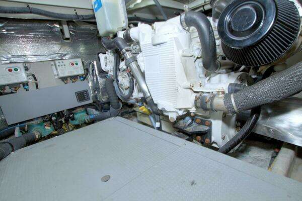 Meridian 441 Sedan Yacht For Sale