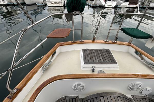 Teak stern pulpit seats with covers