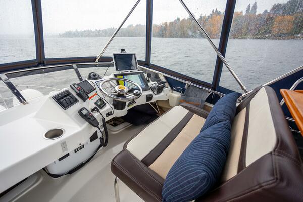HALCYON 30ft Cutwater Yacht For Sale