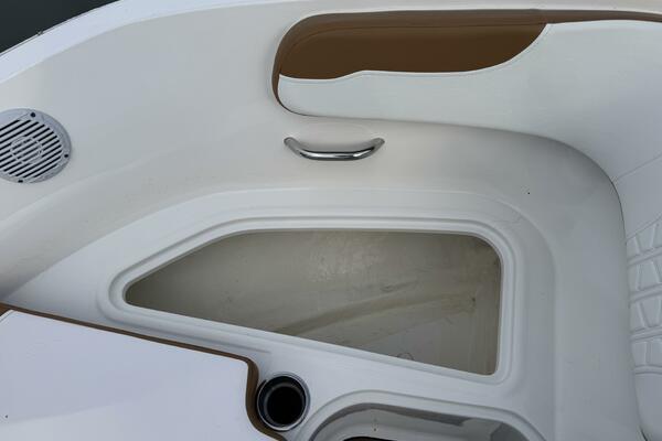 23ft Bayliner Yacht For Sale