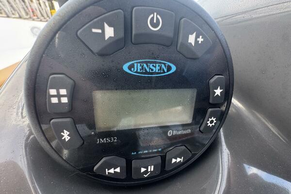 23ft Bayliner Yacht For Sale