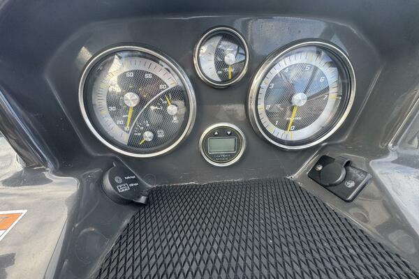 23ft Bayliner Yacht For Sale