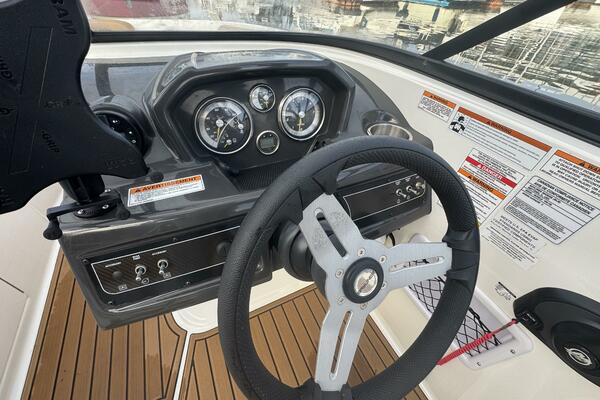 23ft Bayliner Yacht For Sale