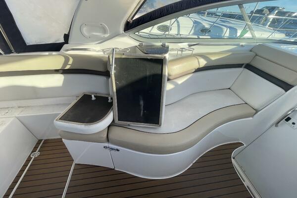 31ft Rinker Yacht For Sale