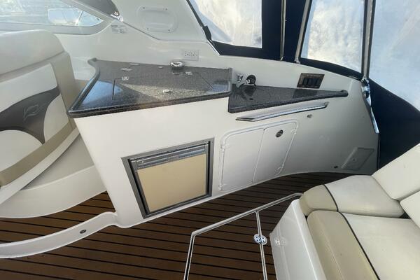 31ft Rinker Yacht For Sale