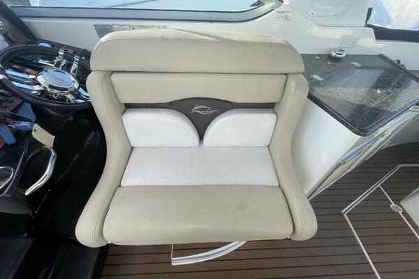 31ft Rinker Yacht For Sale