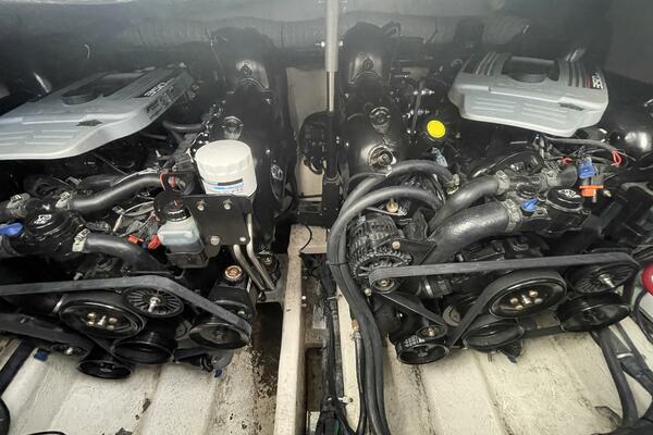 31ft Rinker Yacht For Sale