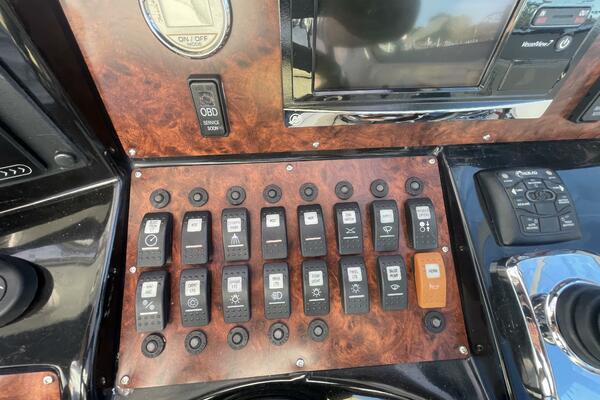 31ft Rinker Yacht For Sale