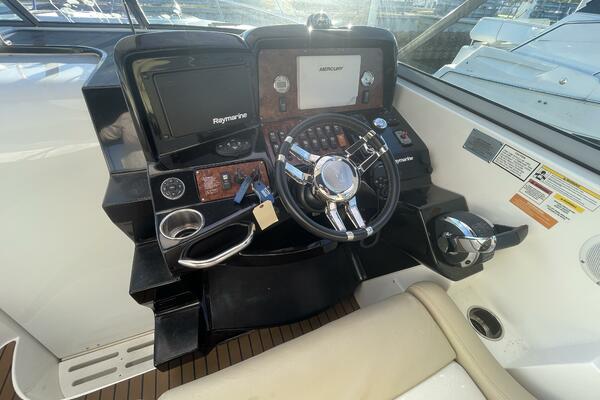 31ft Rinker Yacht For Sale